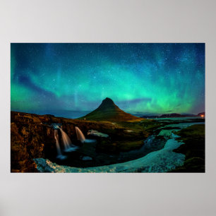 Aurora Borealis i Kirkjuberget i Islandet Poster