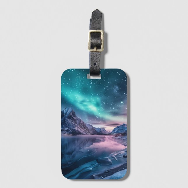 Aurora Borealis över snöberg liggande Bagagebricka (Framsida vertikal)
