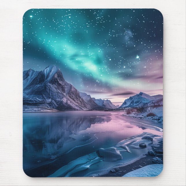 Aurora Borealis över snöberg liggande Musmatta (Framsidan)