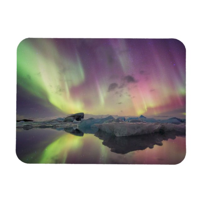 Aurora Ljuset reflekteras i lagunen Magnet (Horisontell)