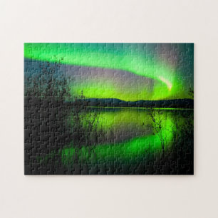 Aurora som avspeglas på sjön - pussel