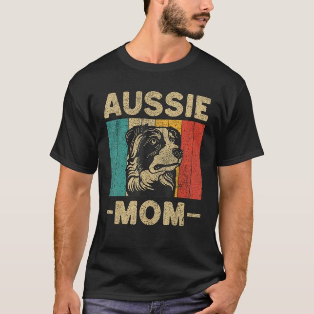 Aussie Mom  Retro Australian Shepherd T Shirt (Framsida)