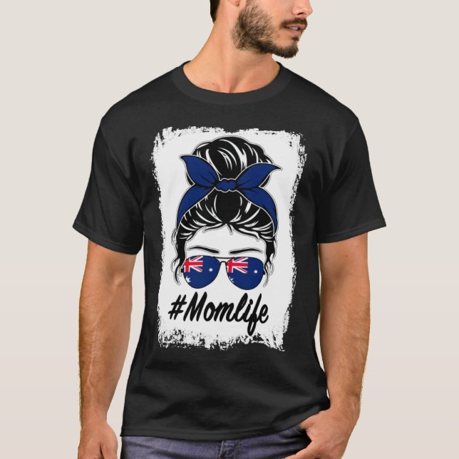 Australia Flag Australian Mom Messy Bun Mom Life T Shirt (Framsida)