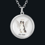 Australian shepherd Aussie Sympathy Silverpläterat Halsband<br><div class="desc">Det finns de som för med sig ett ljus så underbart för världen att även efter att de är borta kvarstår deras ljus. Låt ett sött halsband trösta ditt tunga hjärta när det tar ett ögonblick att minnas din älskade Aussie eller Australian shepherd. Koppla ihop den med en keepébox, väggkonst,...</div>