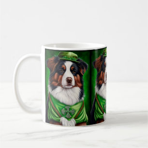 Australian shepherd hund i St. Patrick Dress Kaffemugg
