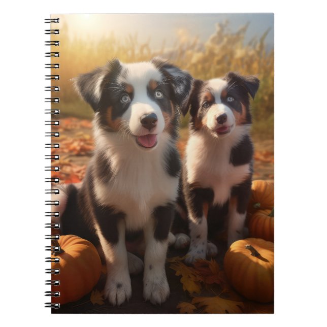 Australian shepherd Pumpkin för höstdelight Anteckningsbok (Framsidan)