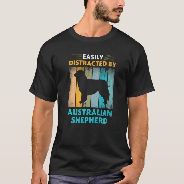 Australian shepherd som lätt har delats ut av Hund T Shirt (Framsida)