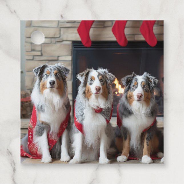 Australian Shepherd vid brasan jul Gåvor Etiketter (Framsida)