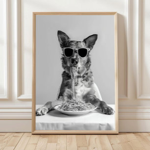Australiensisk nötkreaturshund äter pastatryck: Sp Poster