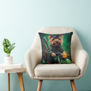 Australiensisk terrier kör cykel St. Patrick's Day Kudde
