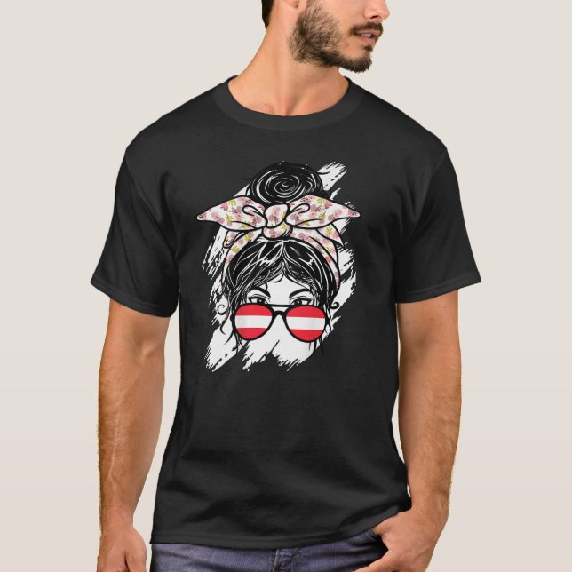 Austria Messy Bun with Bandana Austria Flagga Sung T Shirt (Framsida)