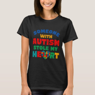 Autism Awareness någon med autism som stjäl mitt ö T Shirt