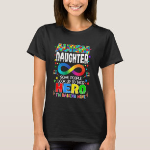 Autism Dotter Uppfostran Hjälte Groovy Mor Autism  T Shirt
