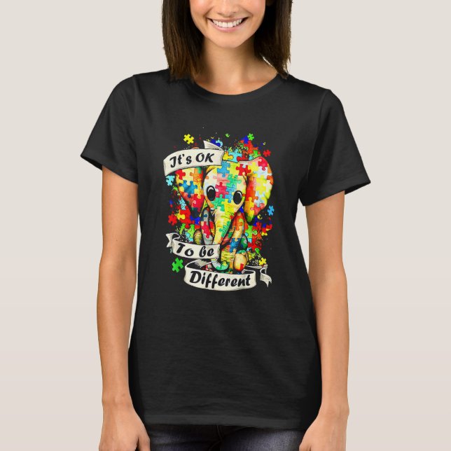 Autism Elephant Puzzle It's Ok To Be Different Mom T Shirt (Framsida)