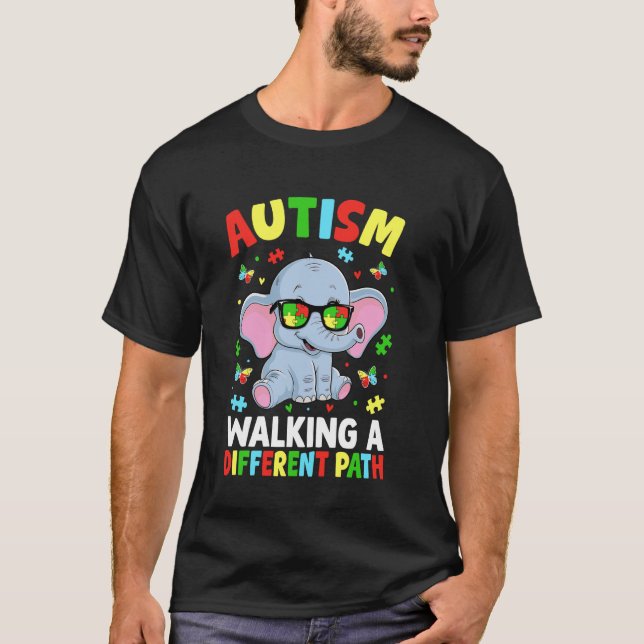 Autism Går En Annan Väg T Shirt (Framsida)