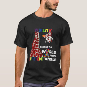 Autism-Giraffe Autism Ser Världen Från Olika T Shirt