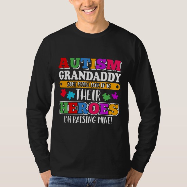 Autism Grandaddy Folk vaktar upp sina hjäloes Auti T Shirt (Framsida)