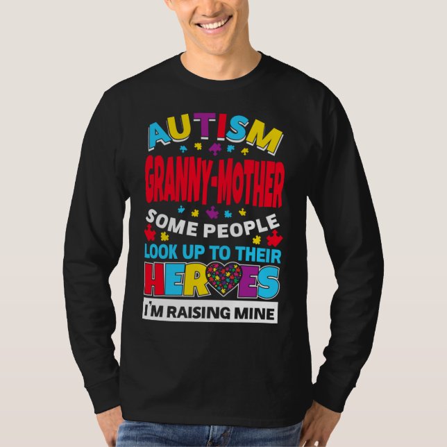 Autism Granny Mor människor vaktar sina hjältar R T Shirt (Framsida)