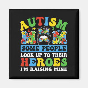 Autism Mamma... några människor tittar upp mot Her Magnet