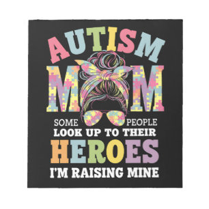 Autism Mamma Uppfostrar Hjälte Rufsigt Uppslaget A Anteckningsblock