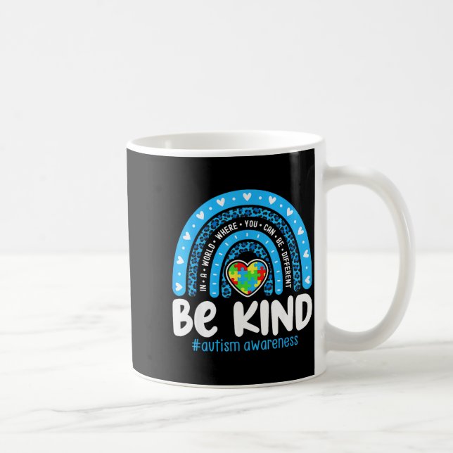 Autism Medvetenhet Regnbåge I April Vi Bär Blå Ban Kaffemugg (Höger)