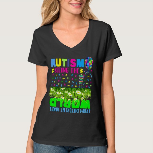Autism som ser världen från olika änglar t shirt (Framsida)