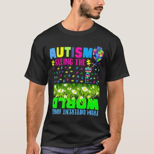 Autism som ser världen från olika änglar t shirt (Framsida)