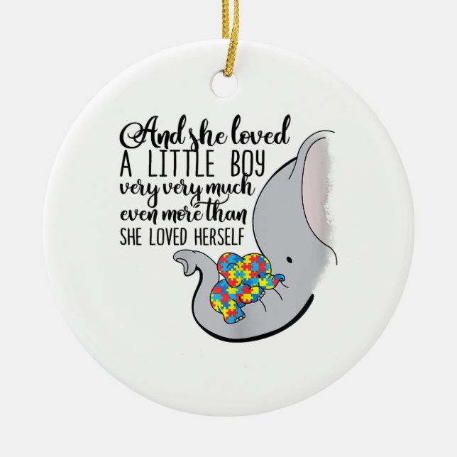 Autistisk| Och hon älskade en liten pojke väldigt  Julgransprydnad Keramik (Framsidan)