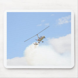 Autogyro under flygning musmatta