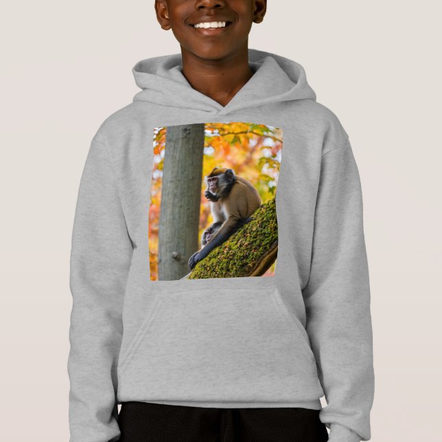 Autumn Curiosity: Monkeys at the Zoo in Fall T Shirt (Framsida)