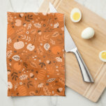 Autumn Dreaming Kitchen Towel Kökshandduk<br><div class="desc">Lägg till lite höst i köket med den här festliga fallduken. Det finns ett mönster som illustreras av hand plockade och som består av pumpor,  äpplen,  löv,  akorner och blommor i orangens nyans.</div>