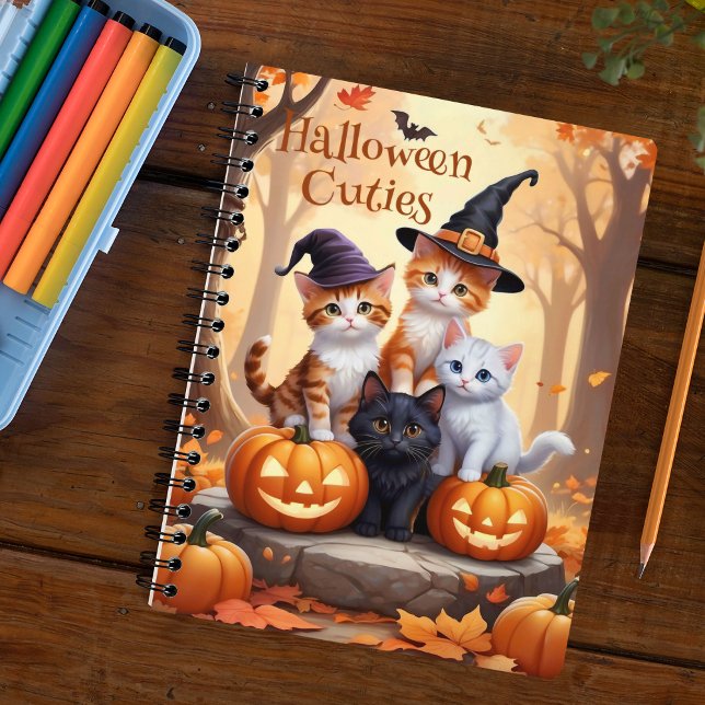 Autumn Halloween Kittens i Costumes Pumpkins Anteckningsbok (Skapare uppladdad)
