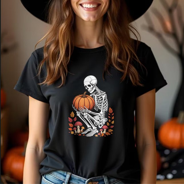 Autumn Love Skeleton Hugging Pumpkin T Shirt (Skapare uppladdad)