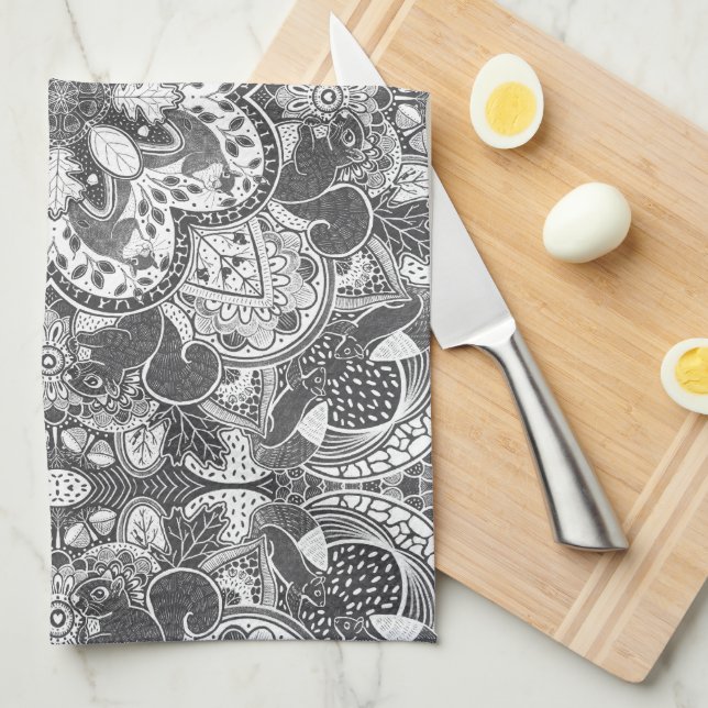 Autumn Squirrel Mandala Hand-Drawn Kökshandduk (Vikt i Fjärdedel)
