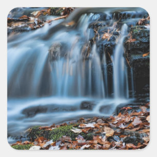 Autumnal Cascade Waterfall Fyrkantigt Klistermärke