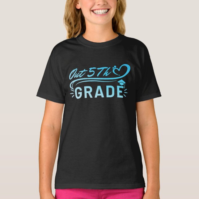 Av 5:e Klass-klassen 2023 Studenten T Shirt (Framsida)