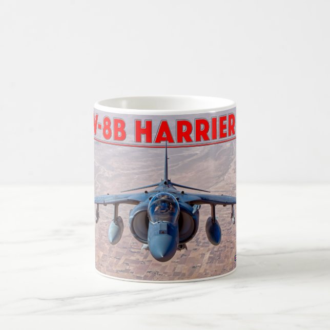 AV-8B HARRIER II KAFFEMUGG (Center)