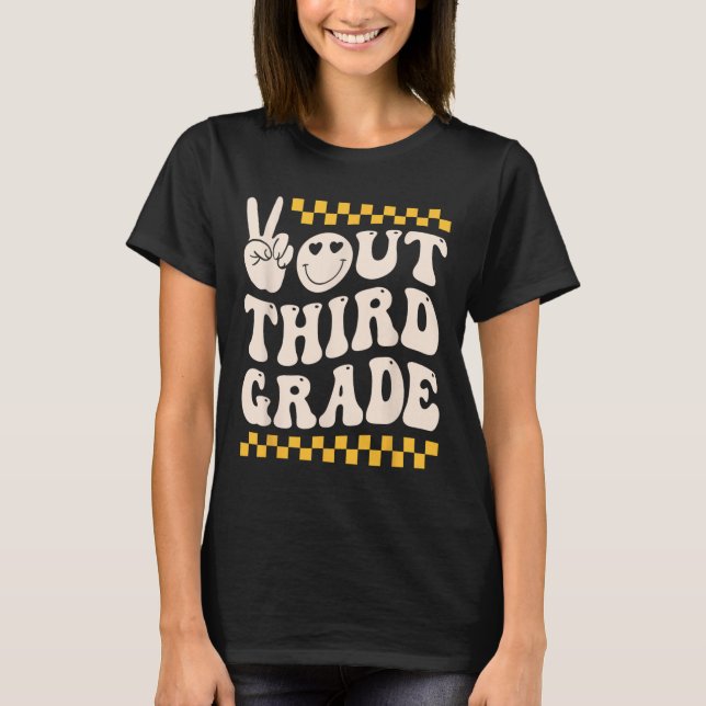 Av den 3:e Klass 2024 Student Lycklig i Scho förra T Shirt (Framsida)
