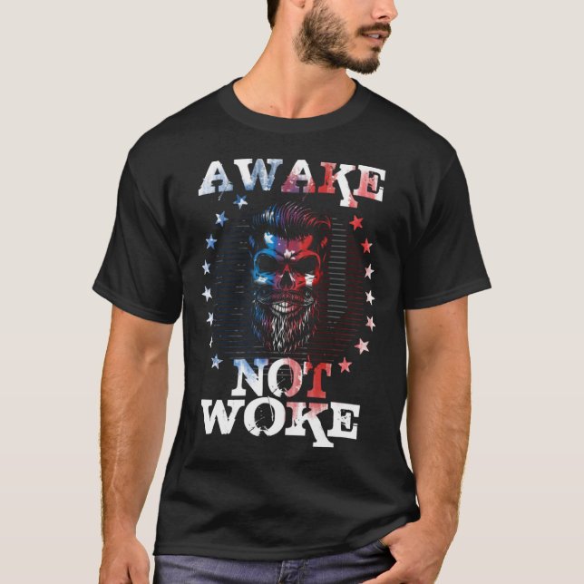 AVaken Voke Not Woke American Flaggor Aake Not Wok T Shirt (Framsida)