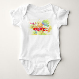 Även om hon bara är liten är hon FIERCE Tee Shirt