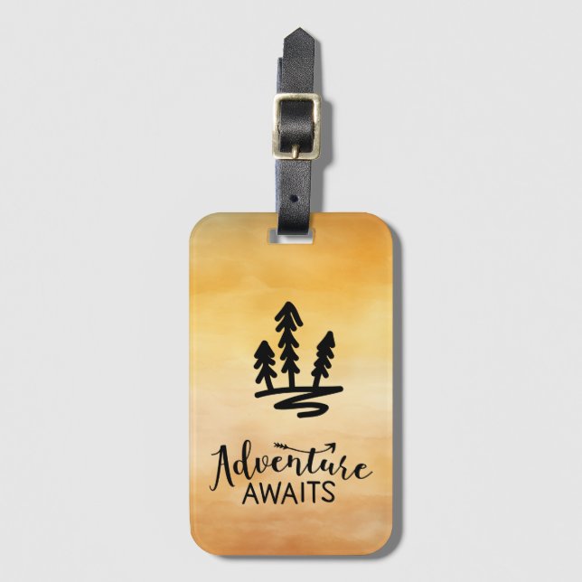 Äventyr Awaits Camping Forest Bagagebricka (Framsida vertikal)