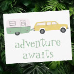 ÄVENTYR AWAITS Camping Trailer RV Vykort<br><div class="desc">Kolla in den här söta kameran med meddelandet "ÄVENTYR AWAITS". Du kan alltid redigera och lägga till en egen text. Säg till om du vill ha någon anpassningsbar. Och kolla min butik för mer produkter och design. Om du köper den, tack! Se till att du en pic på Instagram i...</div>