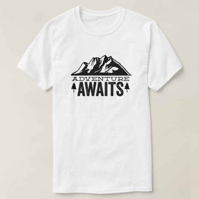 Äventyr Awaits Mountain T Shirt (Design framsida)