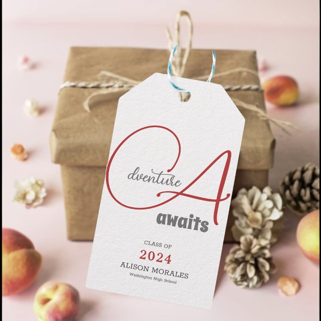 Äventyr Awaits Photo Chic Peach Fuzz Studenten Presentetikett (Let the adventure begin with our chic Peach Fuzz tags!)