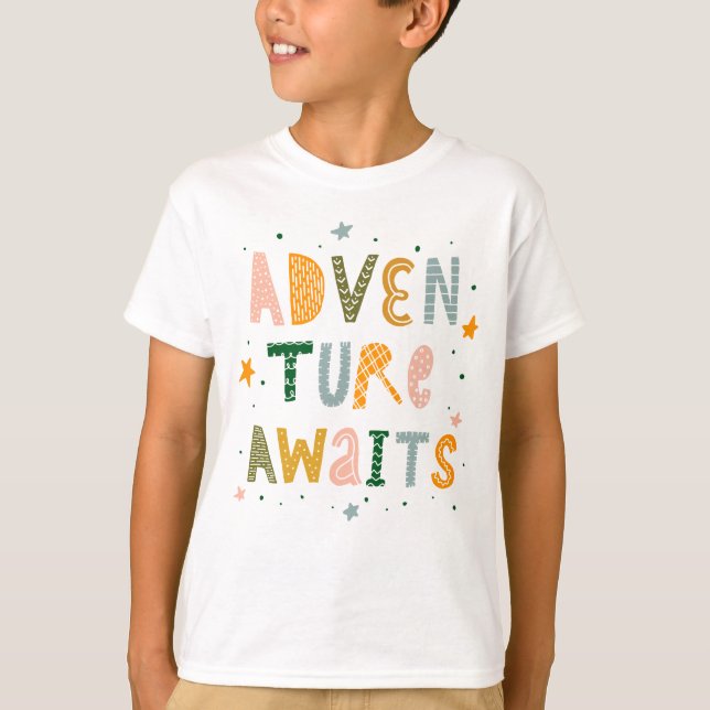 Äventyr Awaits T Shirt (Framsida)