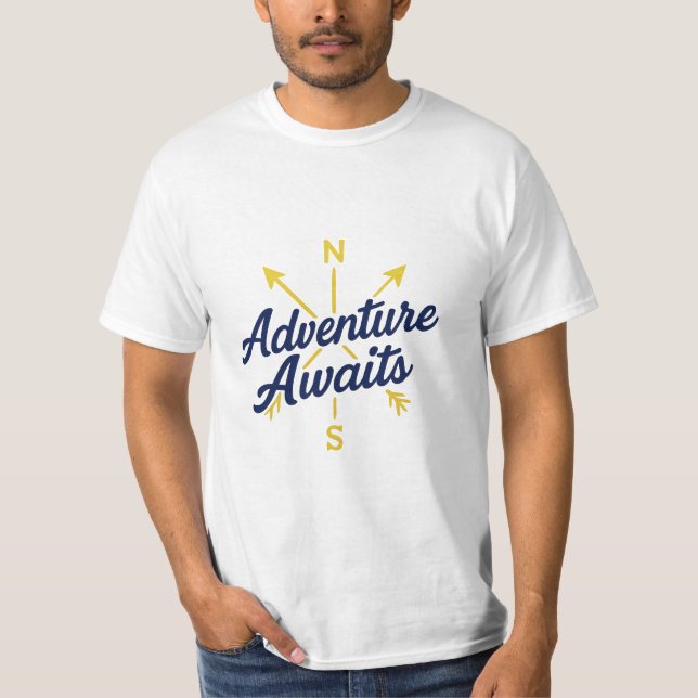 Äventyr Awaits Travel Quote T-Shirt (Framsida)