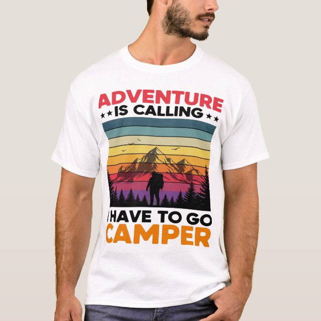 Äventyr Camper Retro Mountain Camping Design T Shirt (Framsida)