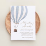 Äventyr inväntar Blue Luftballong Baby Shower Inbjudningar<br><div class="desc">Vänner och familj i inbjudan till  i glädjen av din lilla ankomst med den här babyduschinbjudan,  med en blå luftballong och elegant guld typografi.</div>