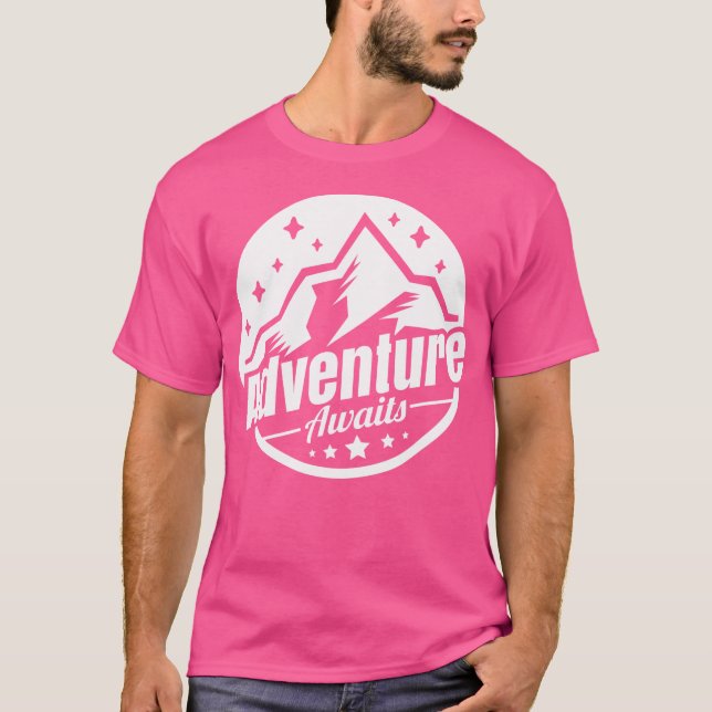 Äventyr inväntar Tält bergsberget Hiking Camping H T Shirt (Framsida)