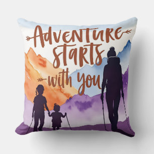 "Äventyr Mamma & Kids - Hiking Bond Art" Kudde